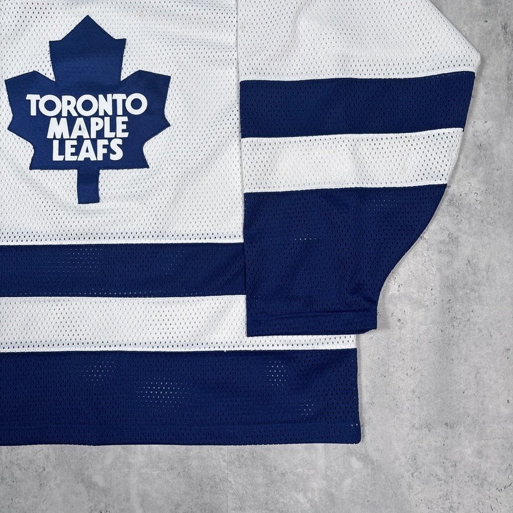 Vintage 90s CCM Toronto Maple Leafs Jersey - Picture 5 of 8